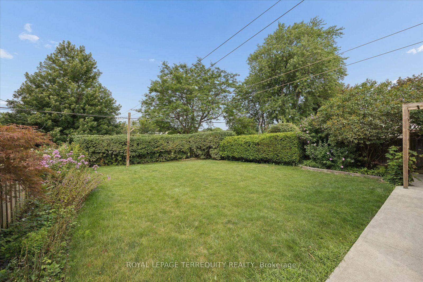 Photo 33 of 120 Ellington Drive, Scarborough, Wexford-Maryvale — HOMEH