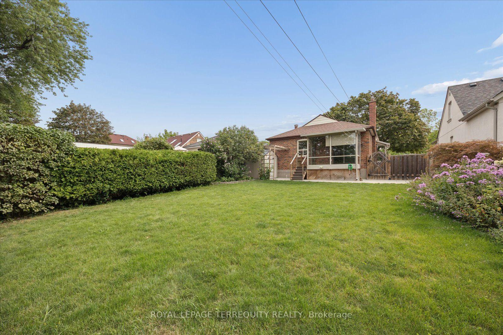 Photo 34 of 120 Ellington Drive, Scarborough, Wexford-Maryvale — HOMEH