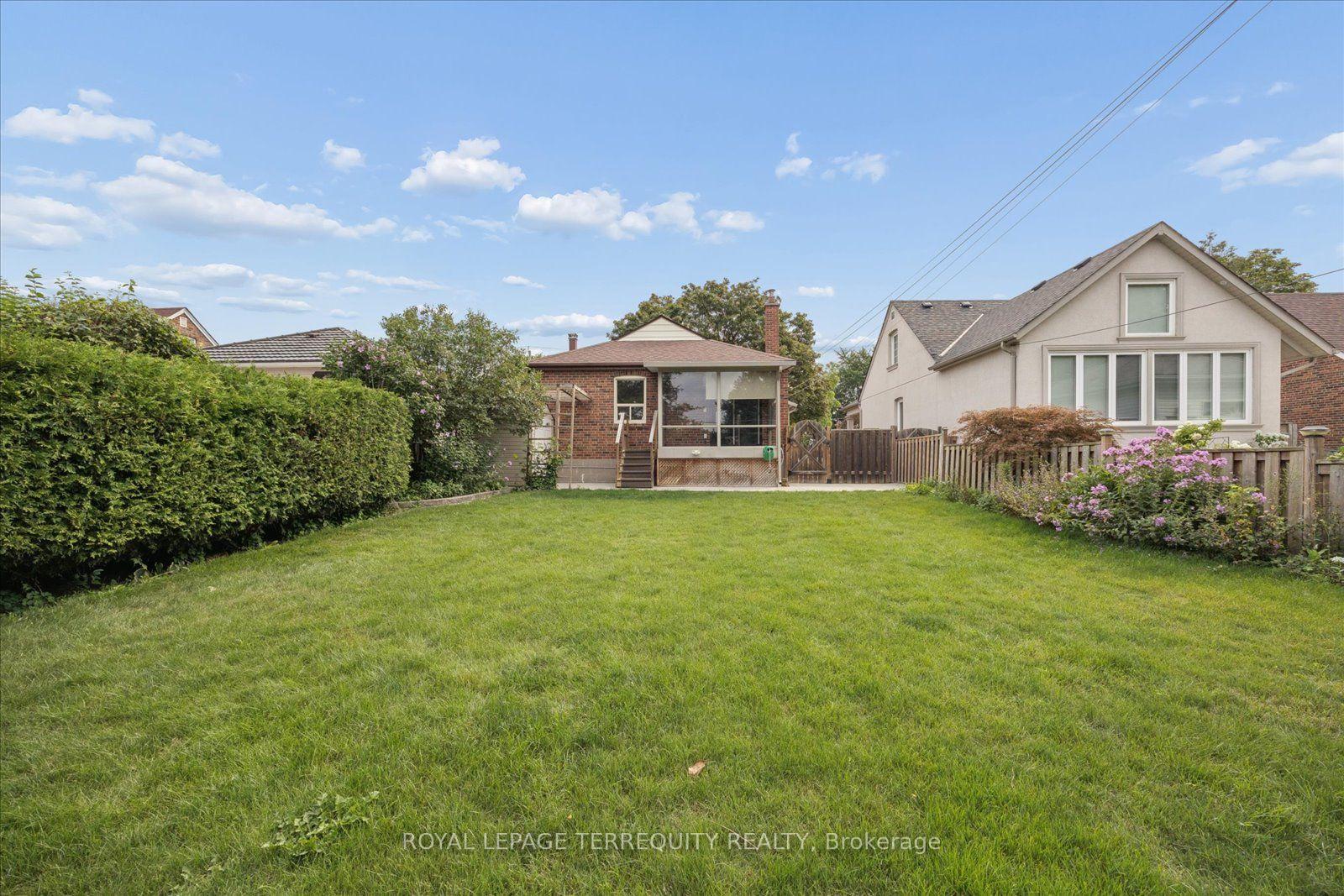 Photo 35 of 120 Ellington Drive, Scarborough, Wexford-Maryvale — HOMEH