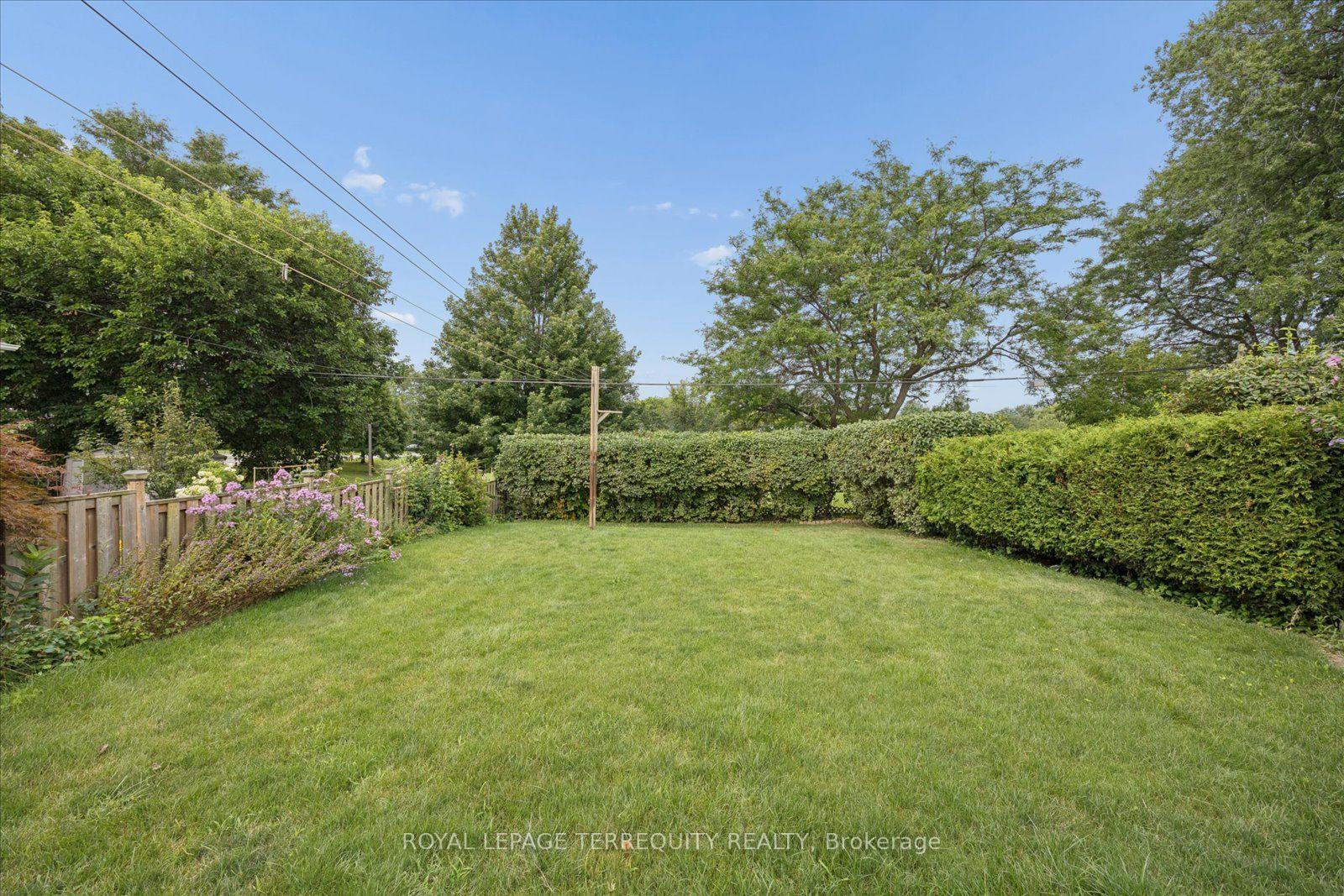 Photo 36 of 120 Ellington Drive, Scarborough, Wexford-Maryvale — HOMEH