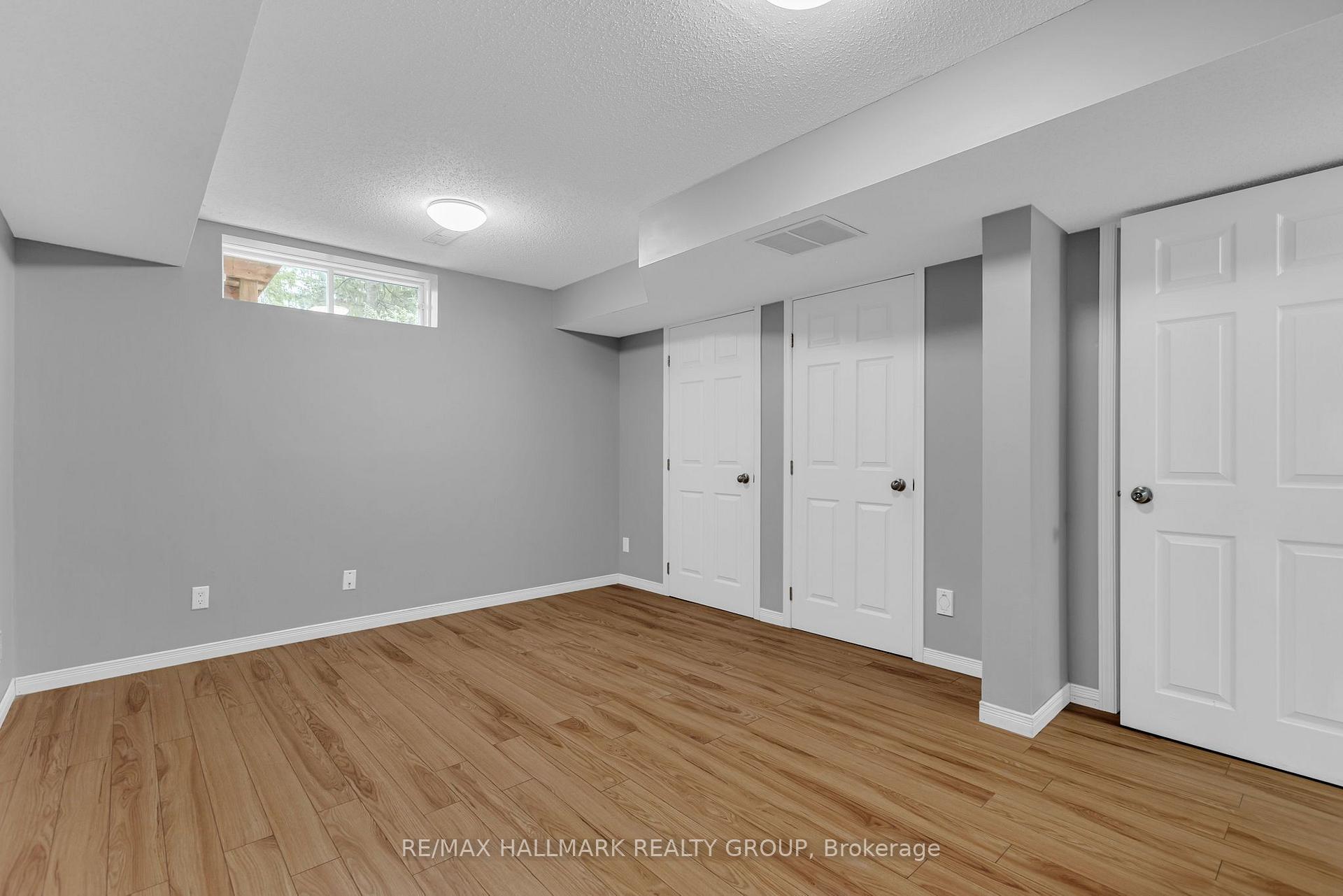 Photo 33 of 146 College Circle, Ottawa, Castle Heights — HOMEH