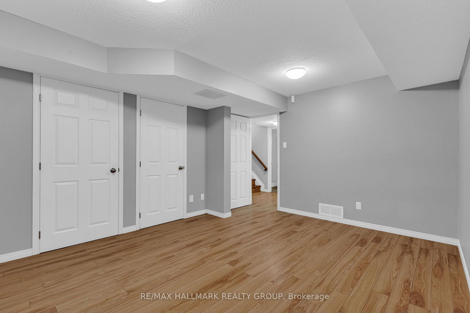 Photo 34 of 146 College Circle, Ottawa, Castle Heights — HOMEH