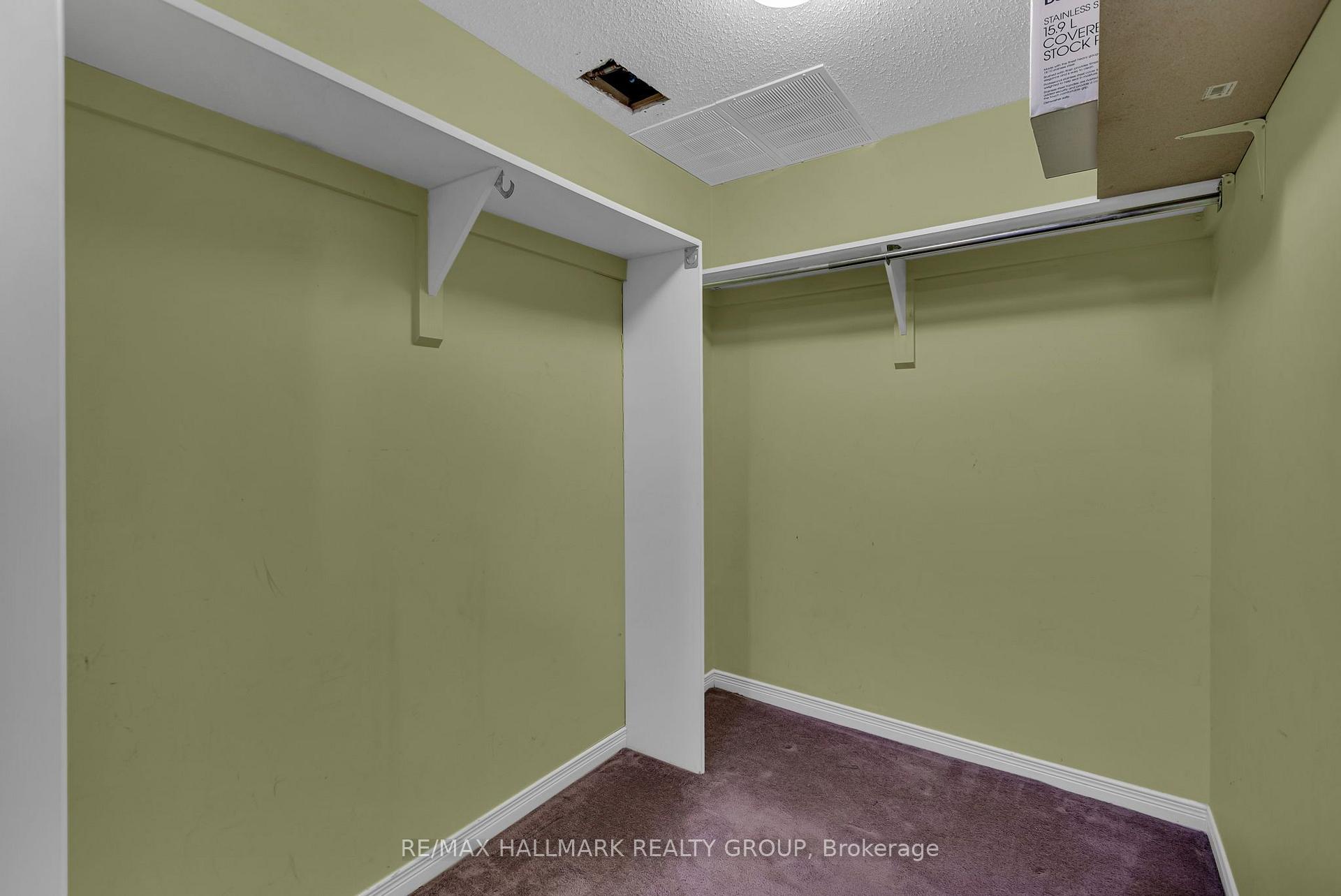 Photo 35 of 146 College Circle, Ottawa, Castle Heights — HOMEH