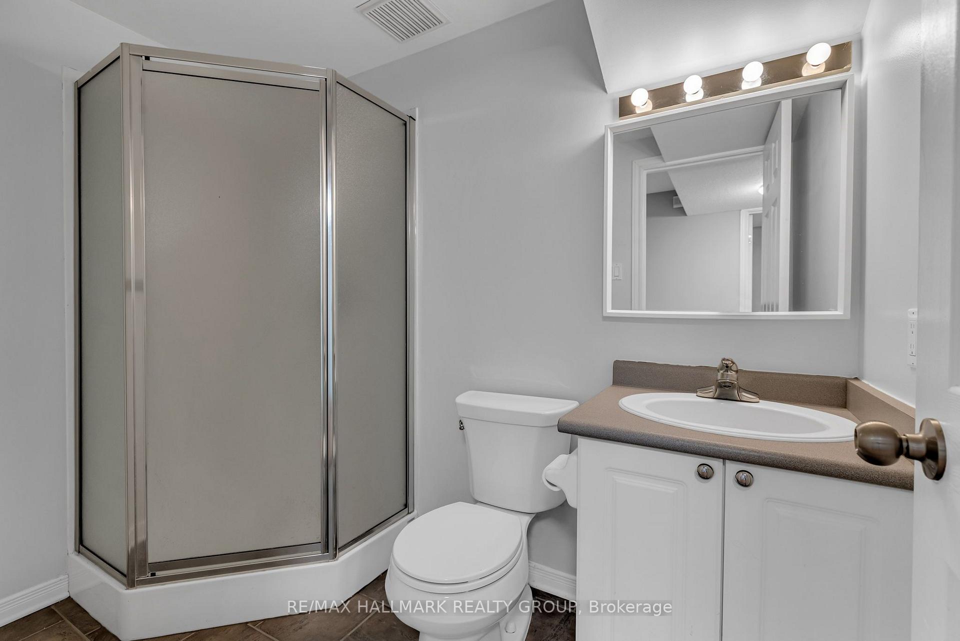 Photo 36 of 146 College Circle, Ottawa, Castle Heights — HOMEH