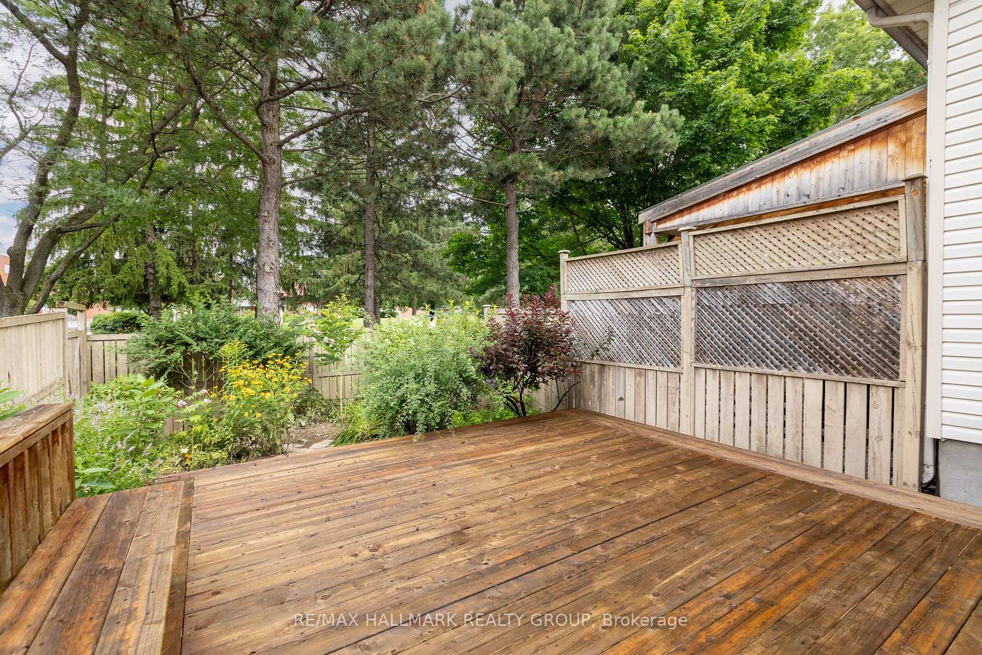 Photo 41 of 146 College Circle, Ottawa, Castle Heights — HOMEH