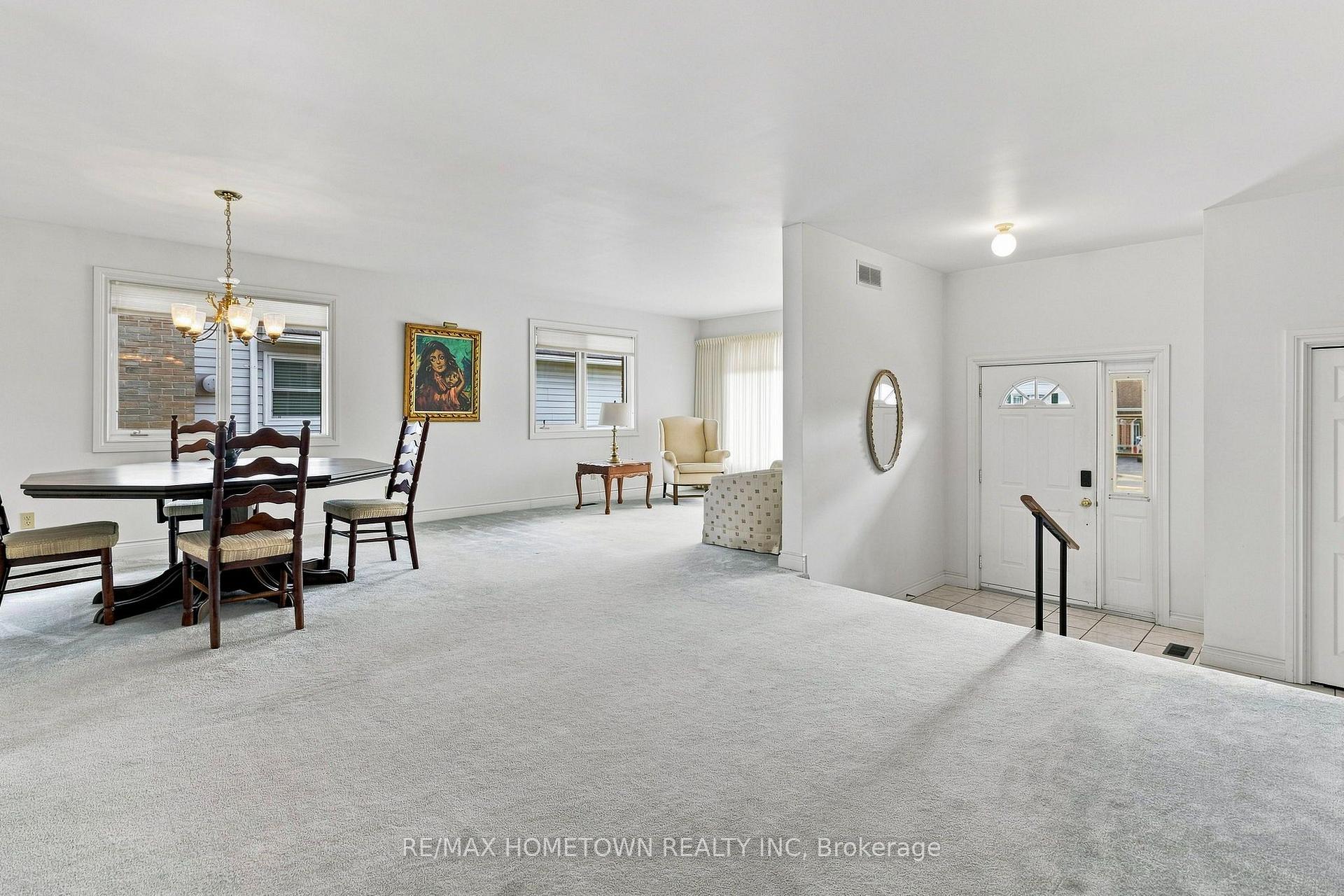 Photo 7 of 996 Massie Drive, Prescott, Prescott — HOMEH