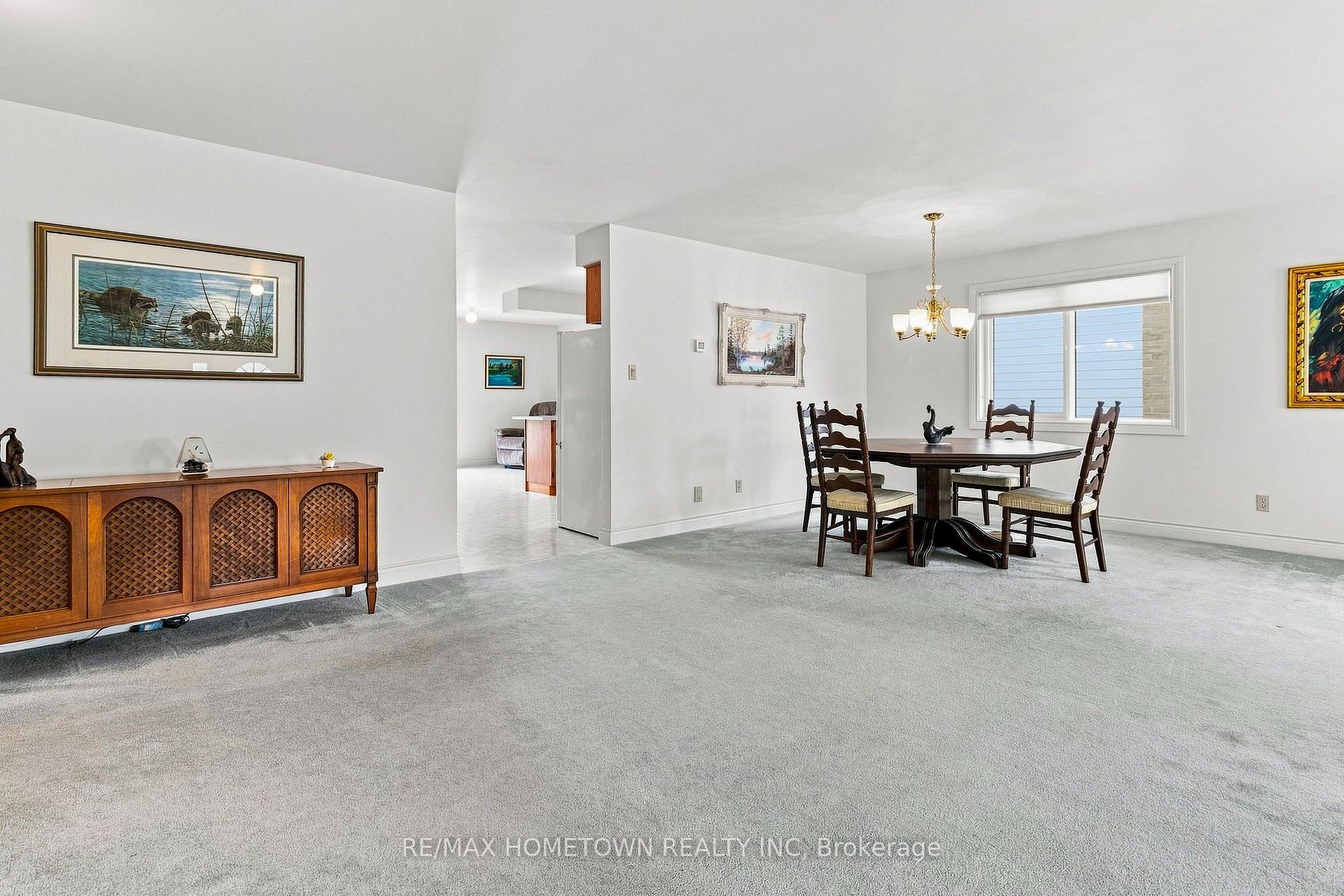 Photo 8 of 996 Massie Drive, Prescott, Prescott — HOMEH