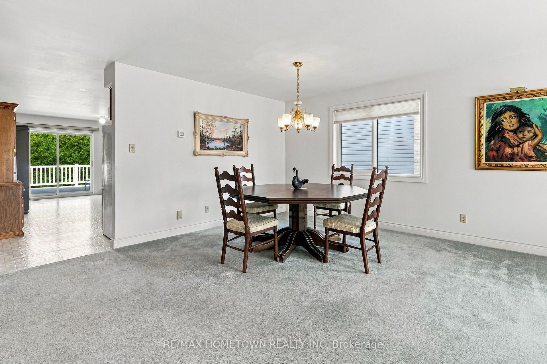 Photo 9 of 996 Massie Drive, Prescott, Prescott — HOMEH