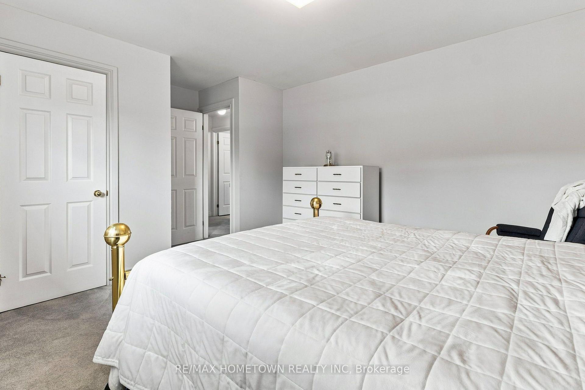 Photo 21 of 996 Massie Drive, Prescott, Prescott — HOMEH
