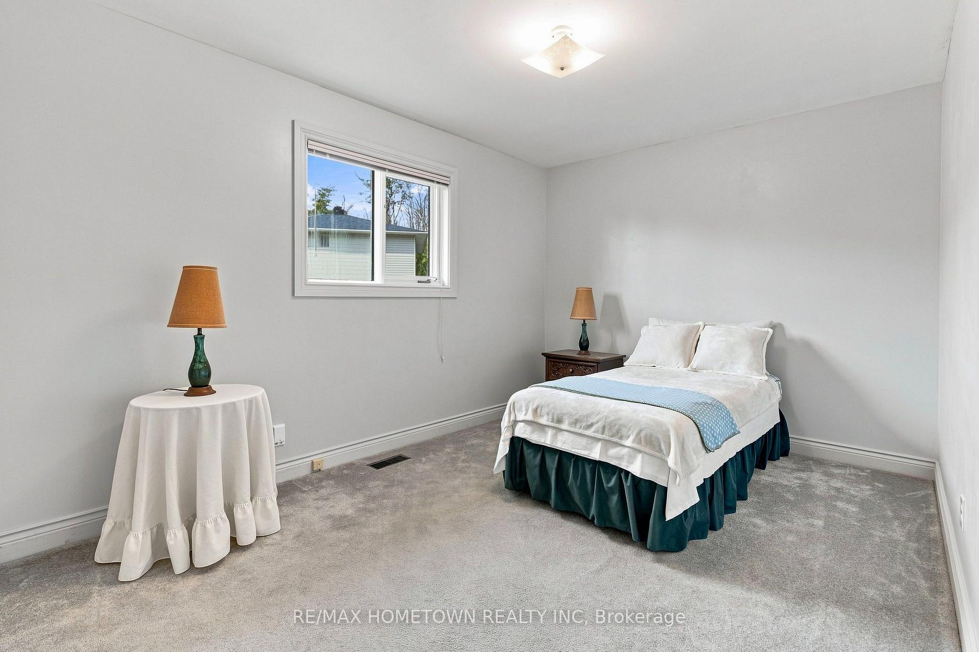 Photo 22 of 996 Massie Drive, Prescott, Prescott — HOMEH