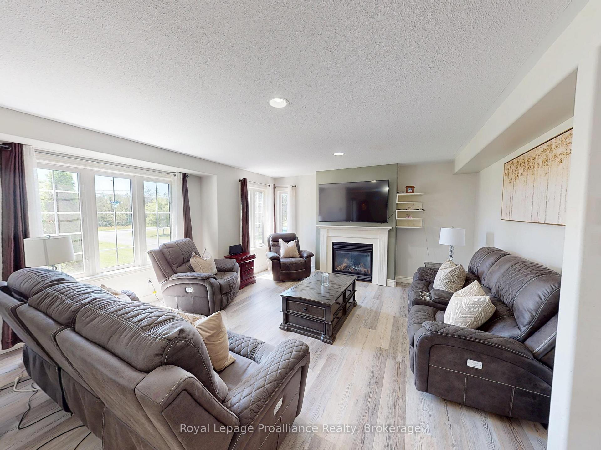 Photo 4 of 75 Milligan Drive, Tyendinaga, Tyendinaga Township — HOMEH