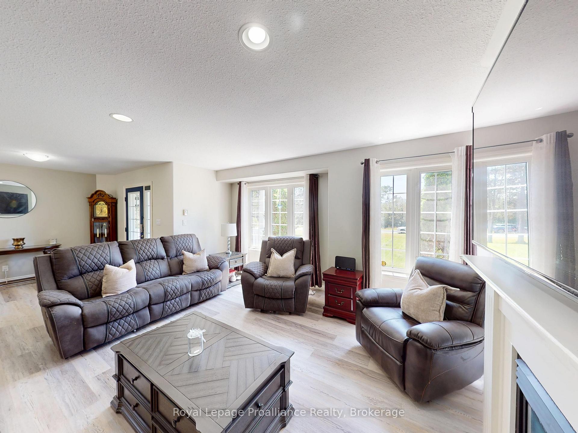 Photo 5 of 75 Milligan Drive, Tyendinaga, Tyendinaga Township — HOMEH
