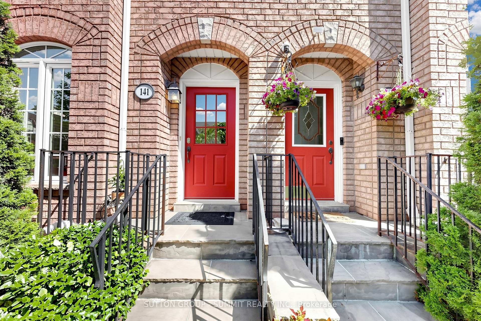 Photo 2 of 141 Gatwick Drive, Oakville, River Oaks — HOMEH