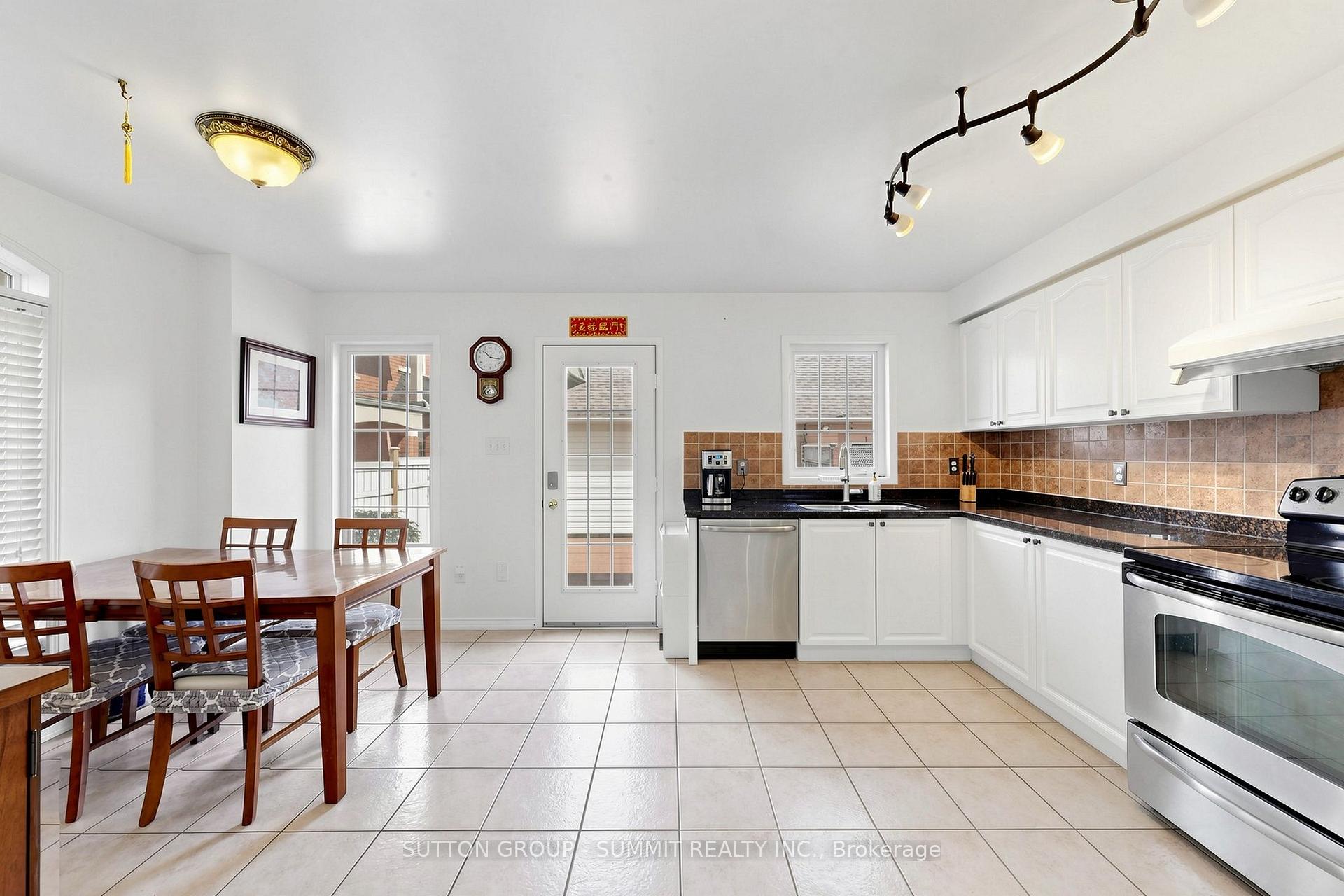 Photo 9 of 141 Gatwick Drive, Oakville, River Oaks — HOMEH
