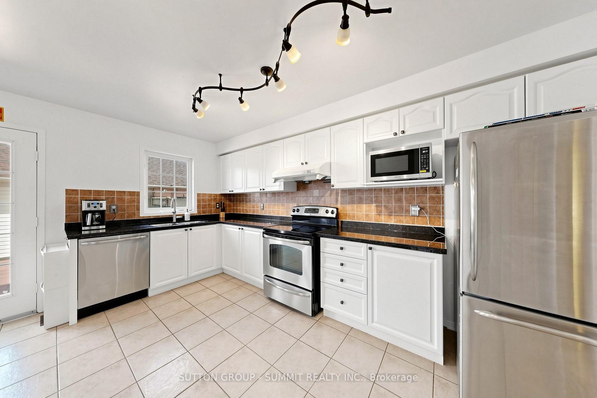Photo 10 of 141 Gatwick Drive, Oakville, River Oaks — HOMEH