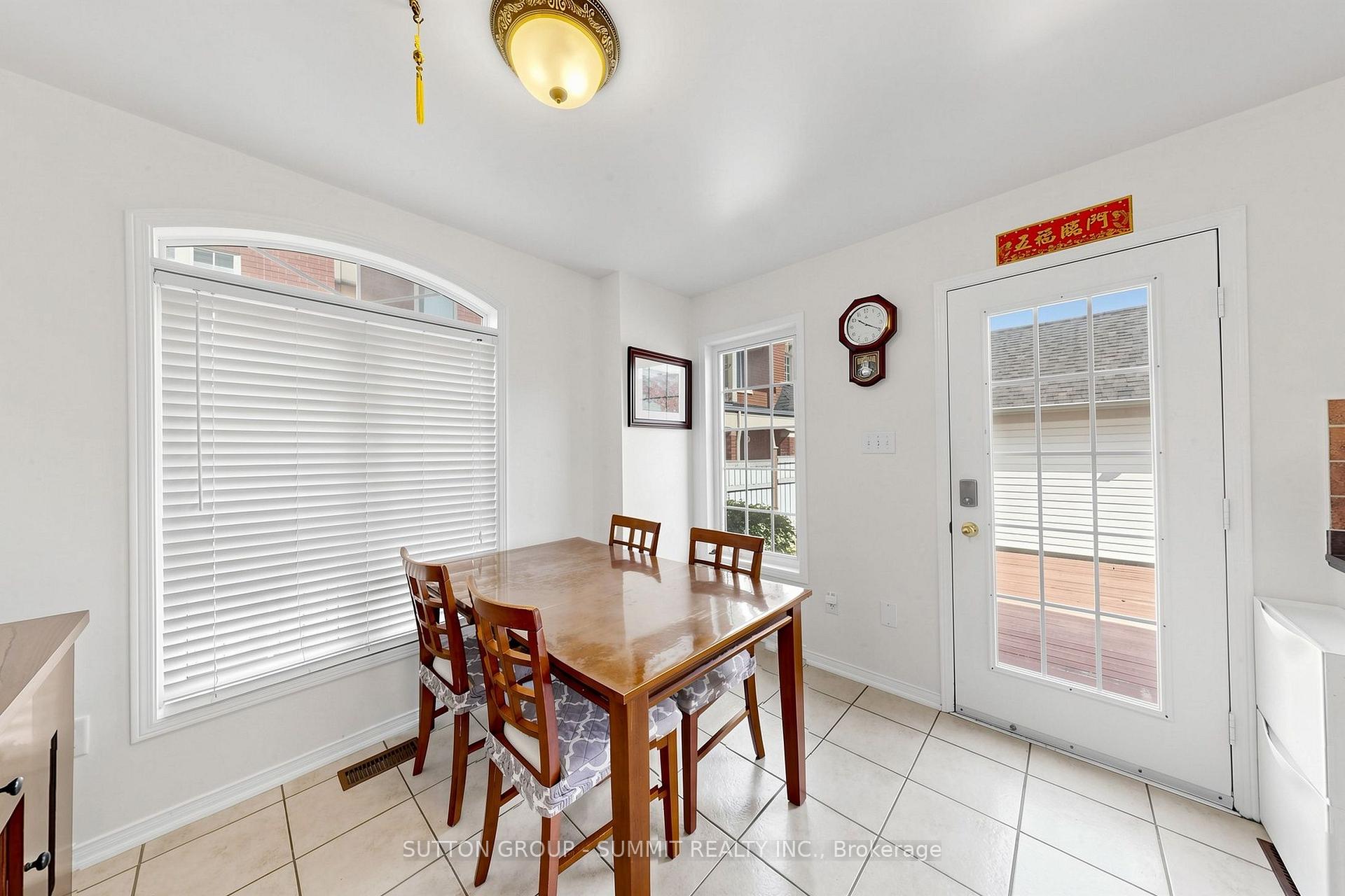 Photo 15 of 141 Gatwick Drive, Oakville, River Oaks — HOMEH