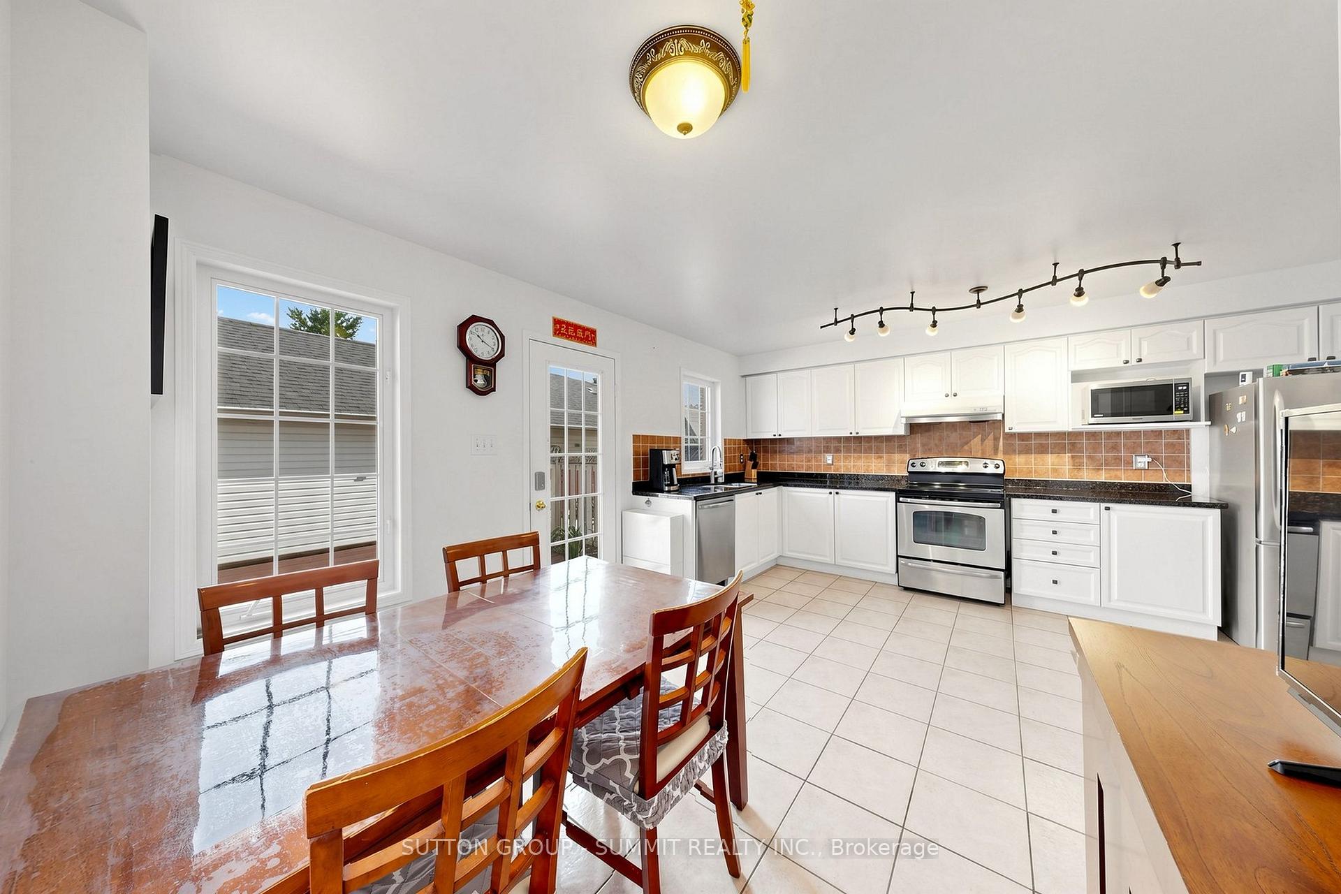 Photo 17 of 141 Gatwick Drive, Oakville, River Oaks — HOMEH