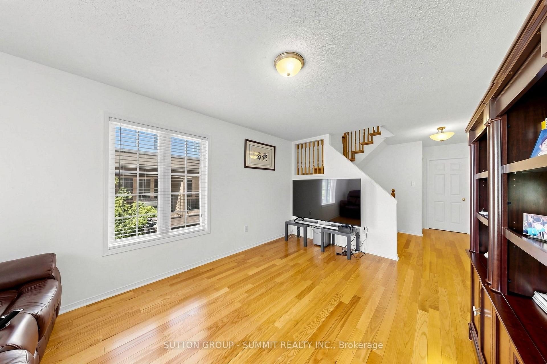 Photo 22 of 141 Gatwick Drive, Oakville, River Oaks — HOMEH