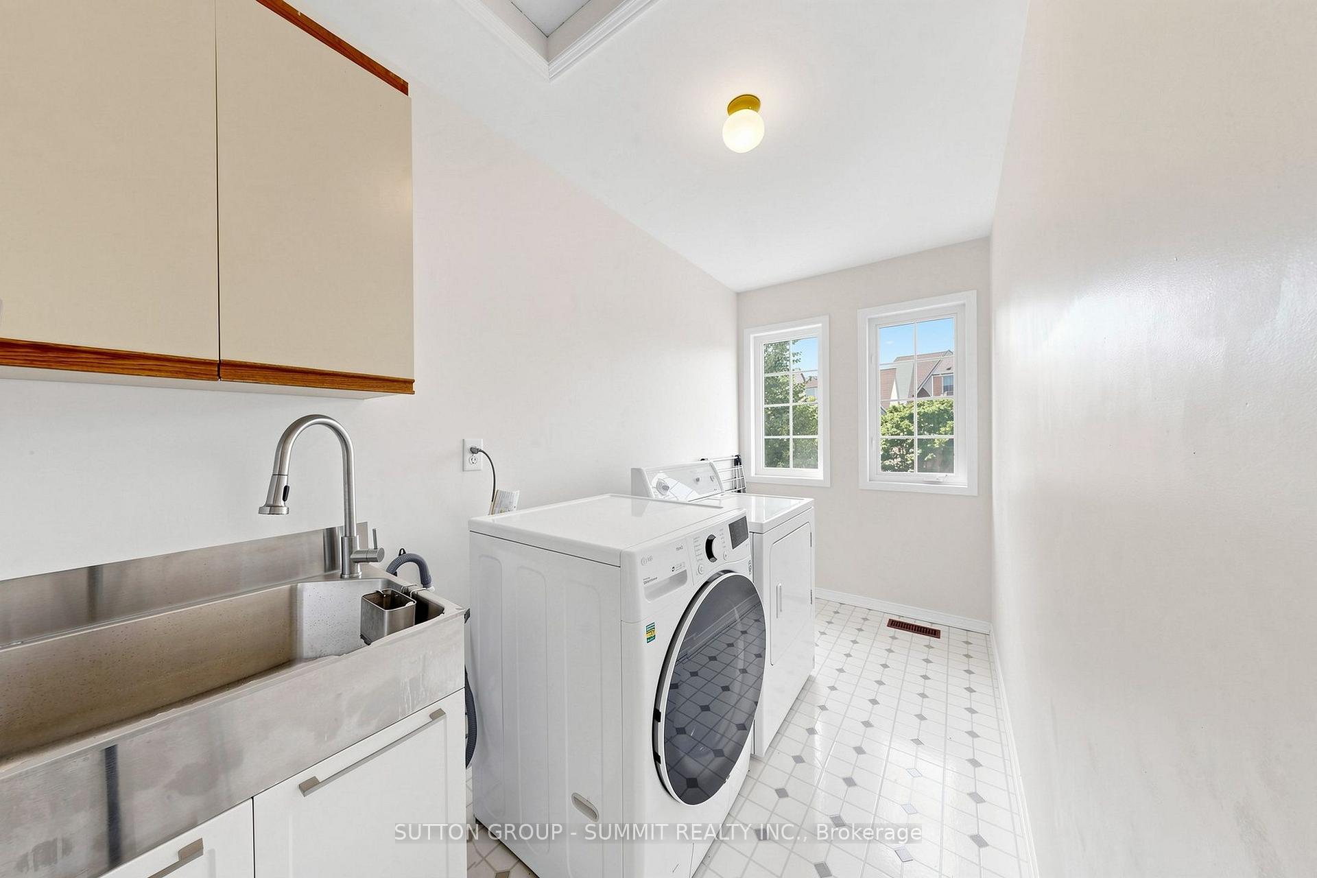 Photo 23 of 141 Gatwick Drive, Oakville, River Oaks — HOMEH