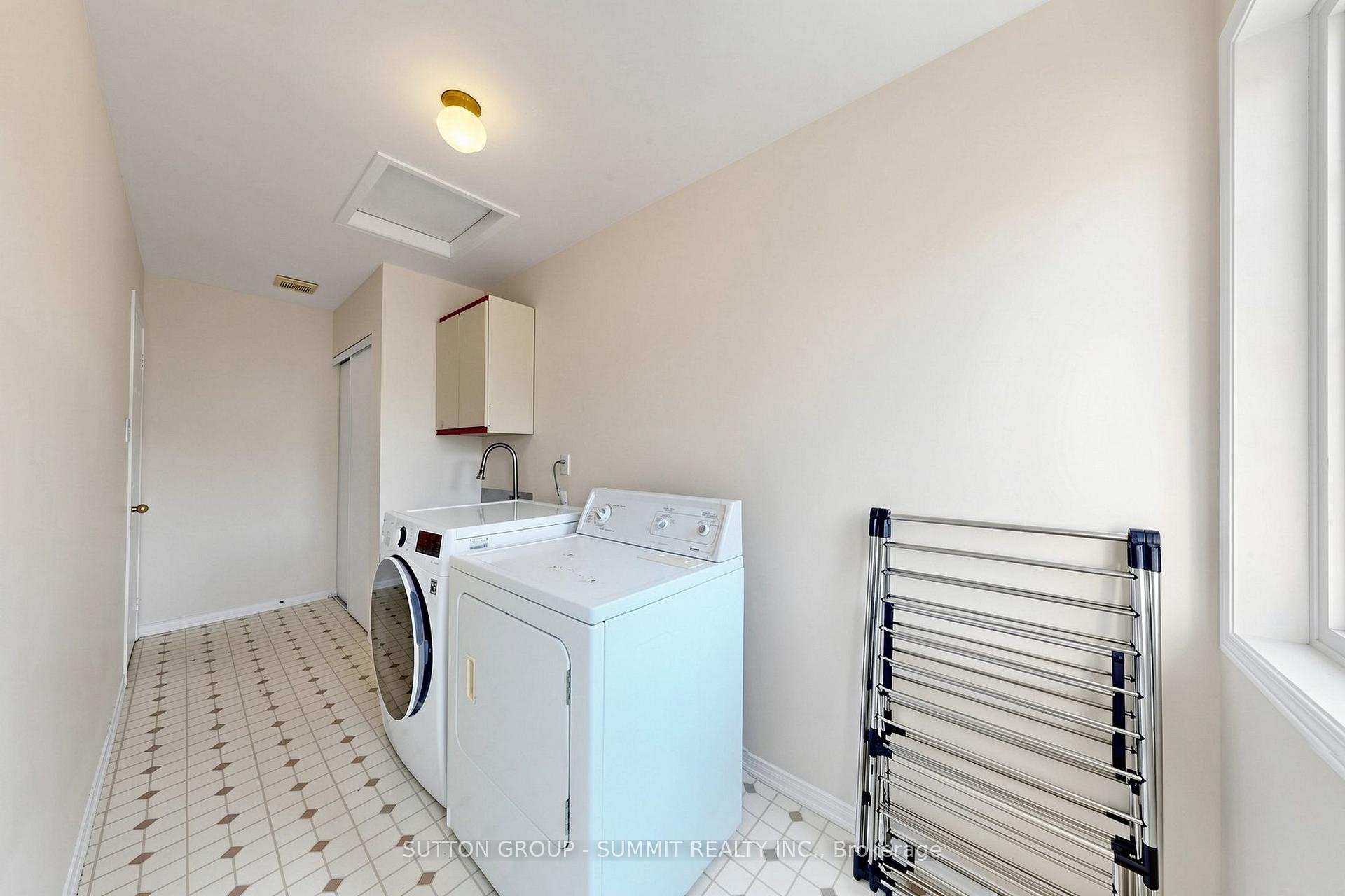 Photo 24 of 141 Gatwick Drive, Oakville, River Oaks — HOMEH