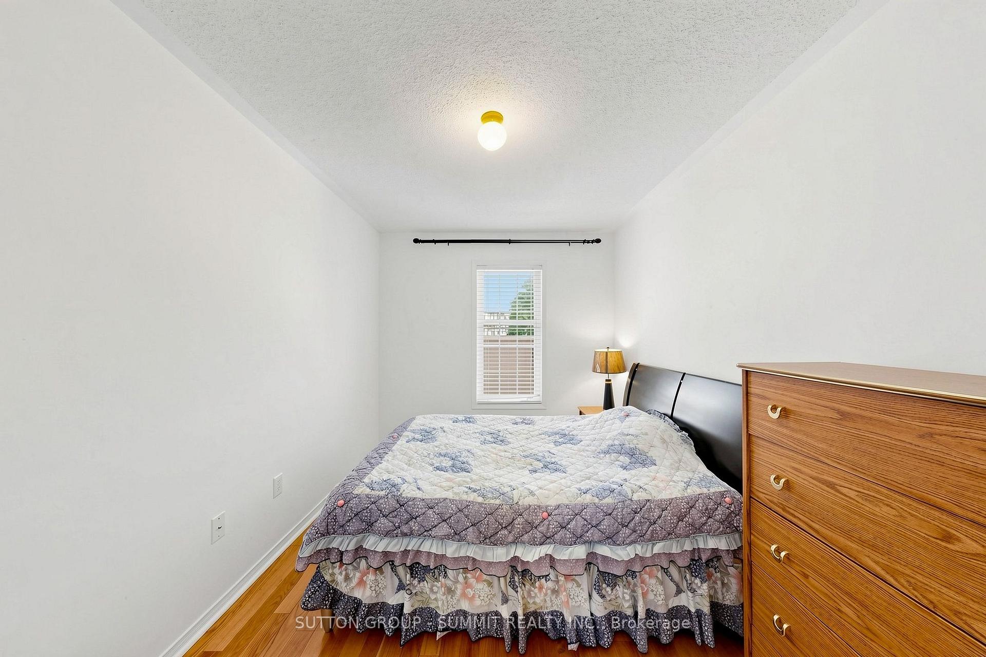 Photo 31 of 141 Gatwick Drive, Oakville, River Oaks — HOMEH