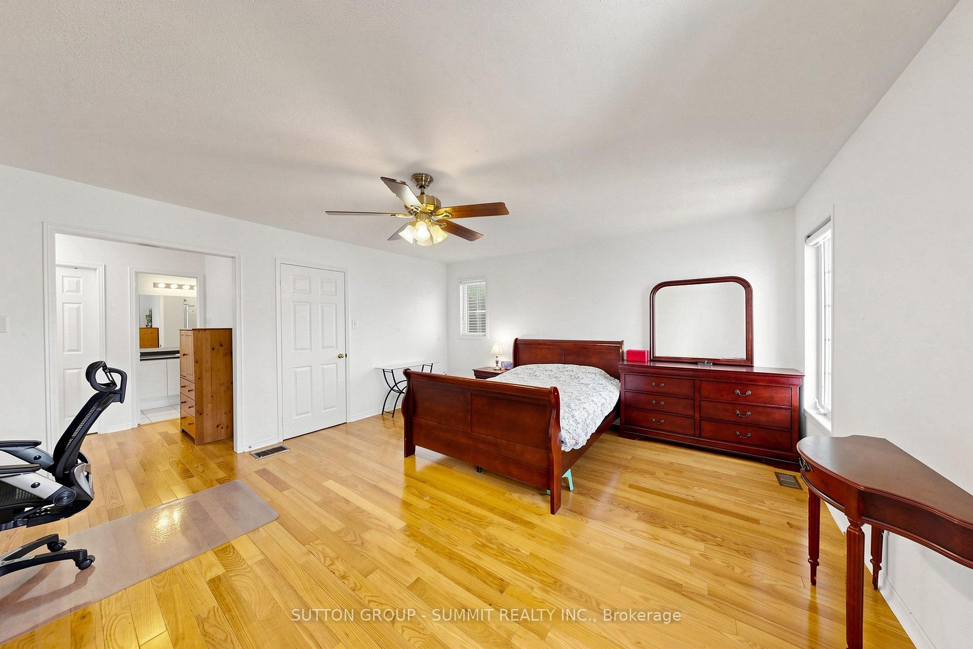 Photo 35 of 141 Gatwick Drive, Oakville, River Oaks — HOMEH