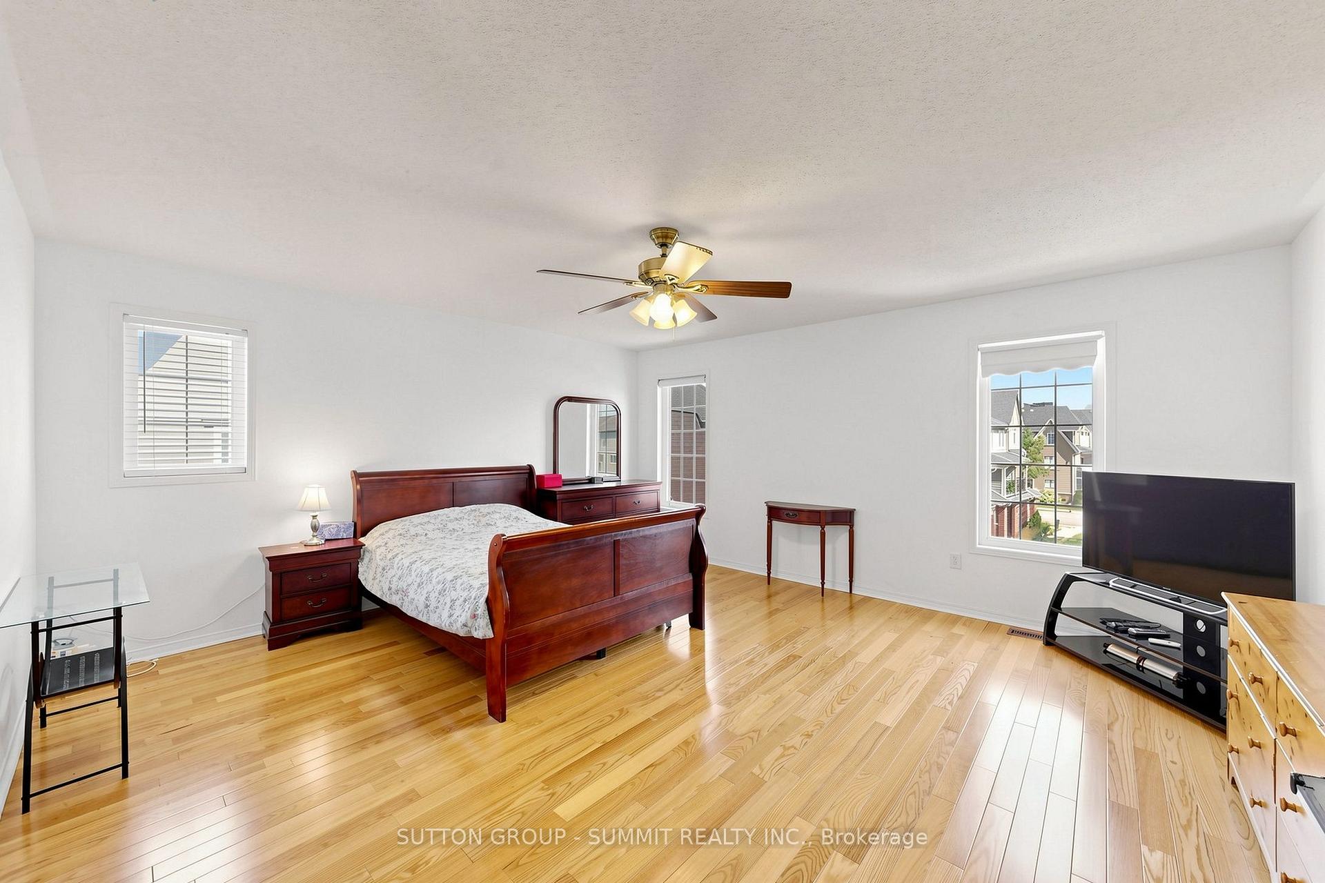Photo 37 of 141 Gatwick Drive, Oakville, River Oaks — HOMEH
