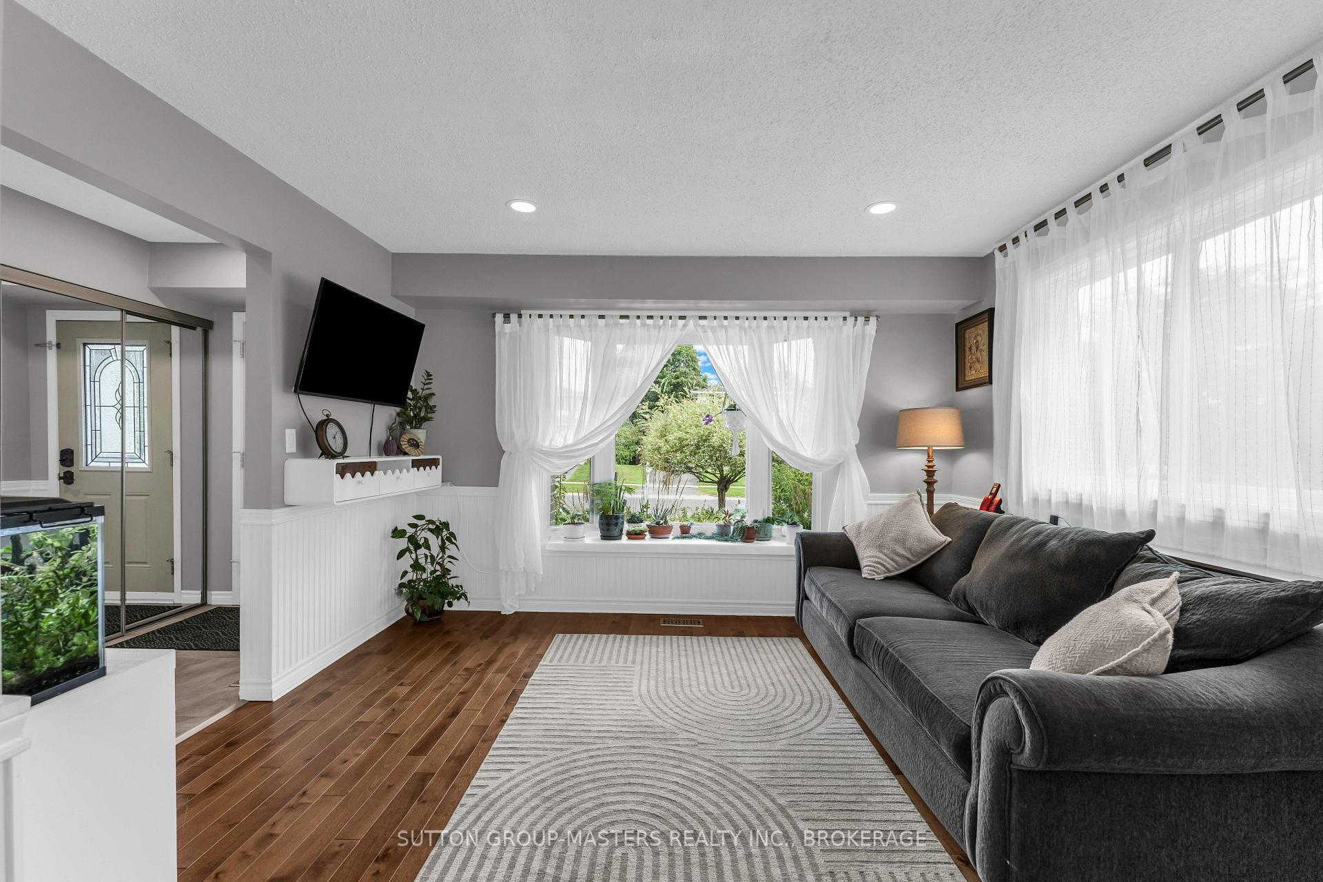 Photo 7 of 700 Cedarwood Drive, Kingston, City Northwest — HOMEH