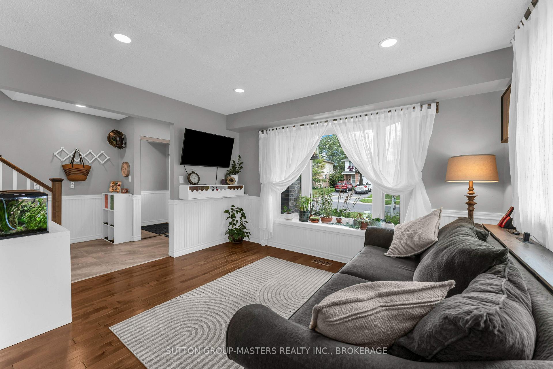 Photo 8 of 700 Cedarwood Drive, Kingston, City Northwest — HOMEH