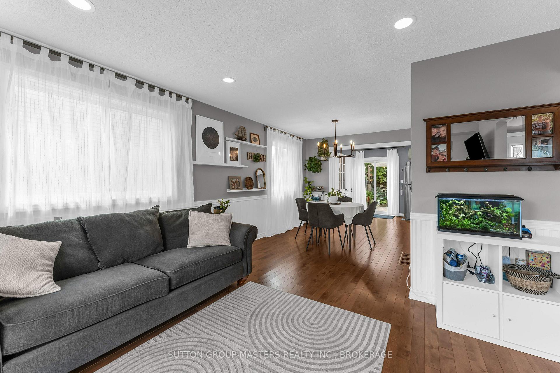 Photo 9 of 700 Cedarwood Drive, Kingston, City Northwest — HOMEH