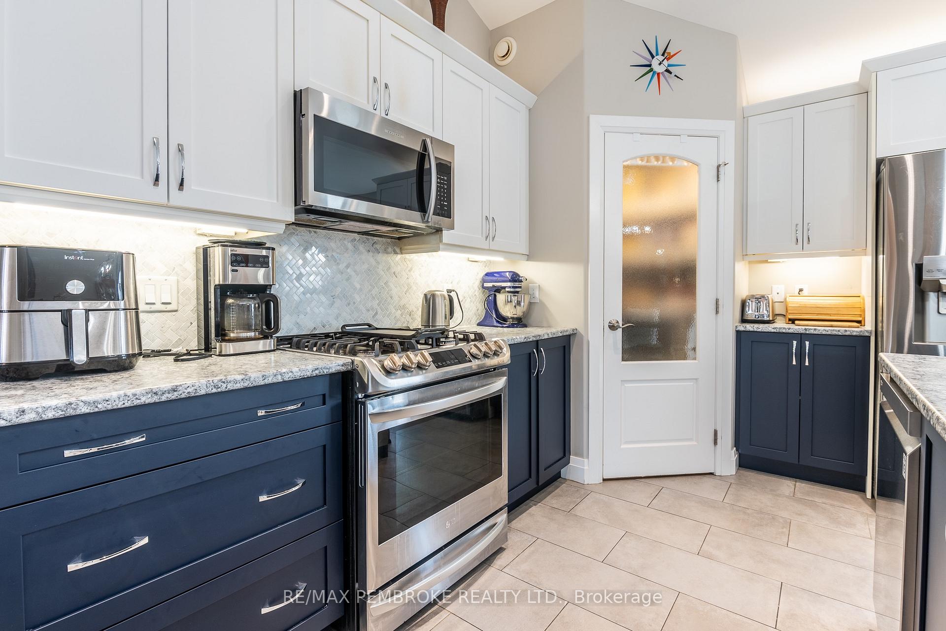 Photo 13 of 73 Noble Crescent, Petawawa, Petawawa — HOMEH