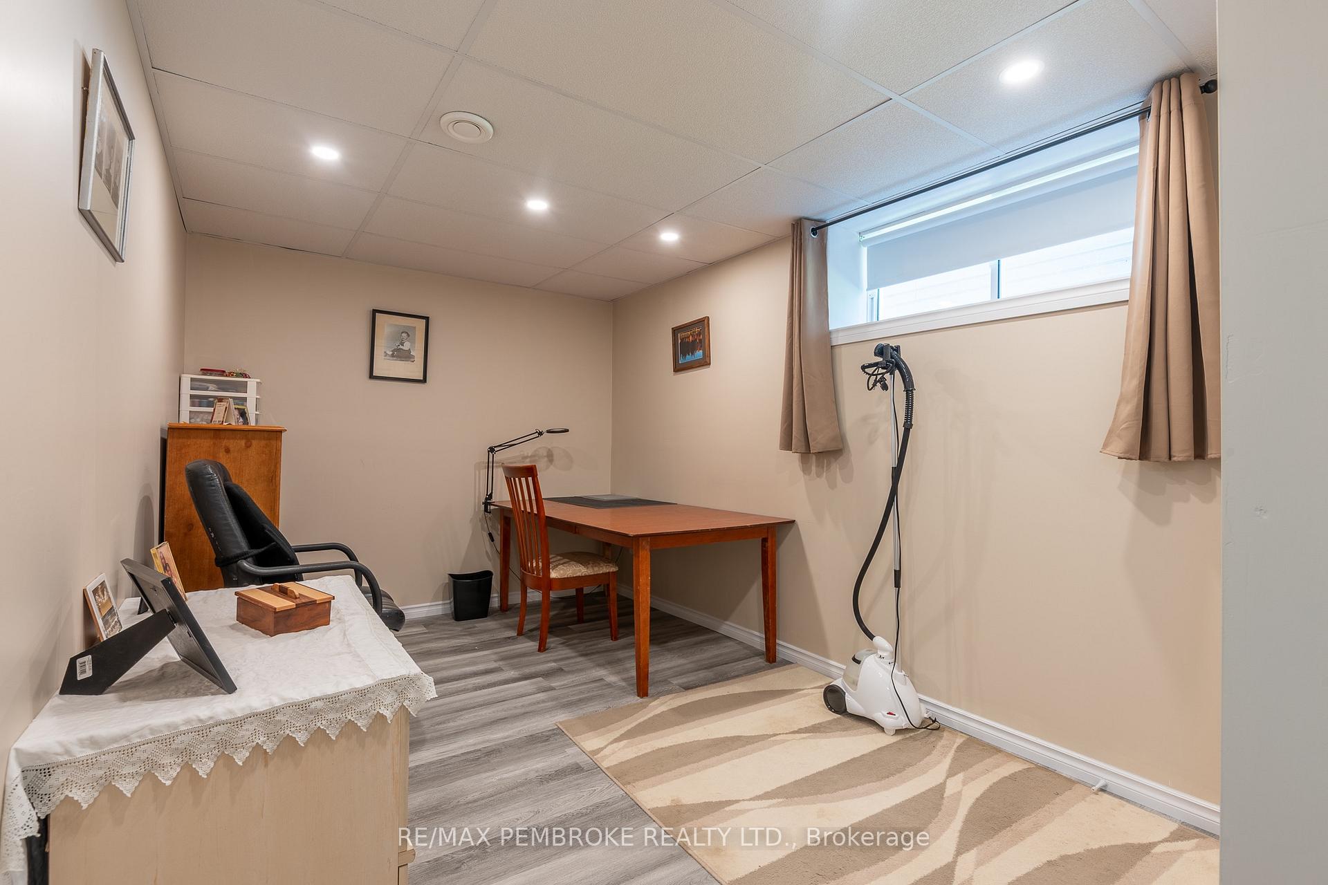 Photo 33 of 73 Noble Crescent, Petawawa, Petawawa — HOMEH