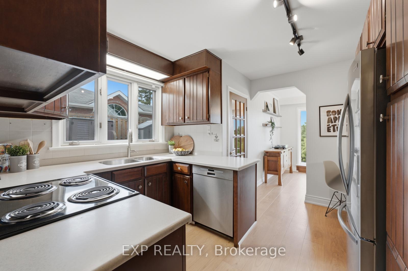 Photo 13 of 57 Riverhead Drive, Etobicoke, Rexdale-Kipling — HOMEH
