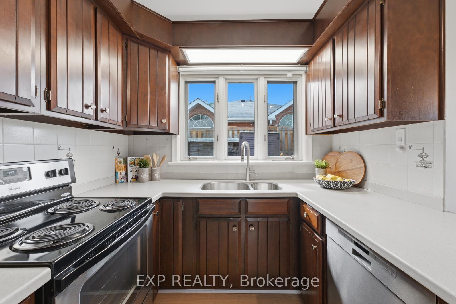 Photo 14 of 57 Riverhead Drive, Etobicoke, Rexdale-Kipling — HOMEH