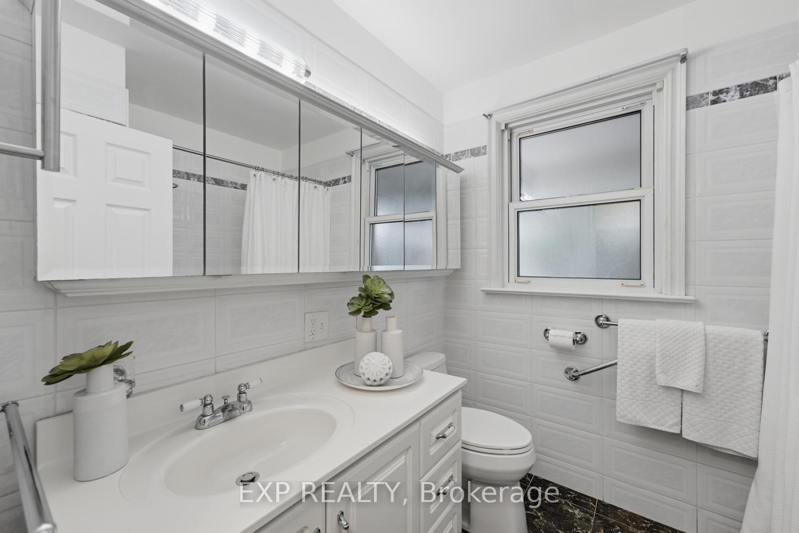 Photo 21 of 57 Riverhead Drive, Etobicoke, Rexdale-Kipling — HOMEH
