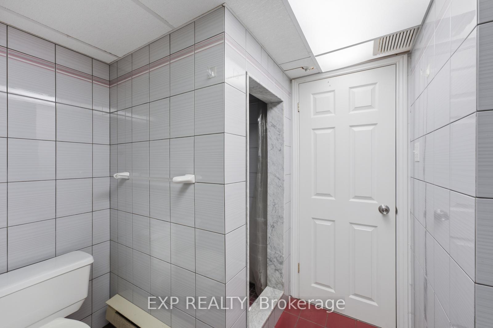 Photo 25 of 57 Riverhead Drive, Etobicoke, Rexdale-Kipling — HOMEH