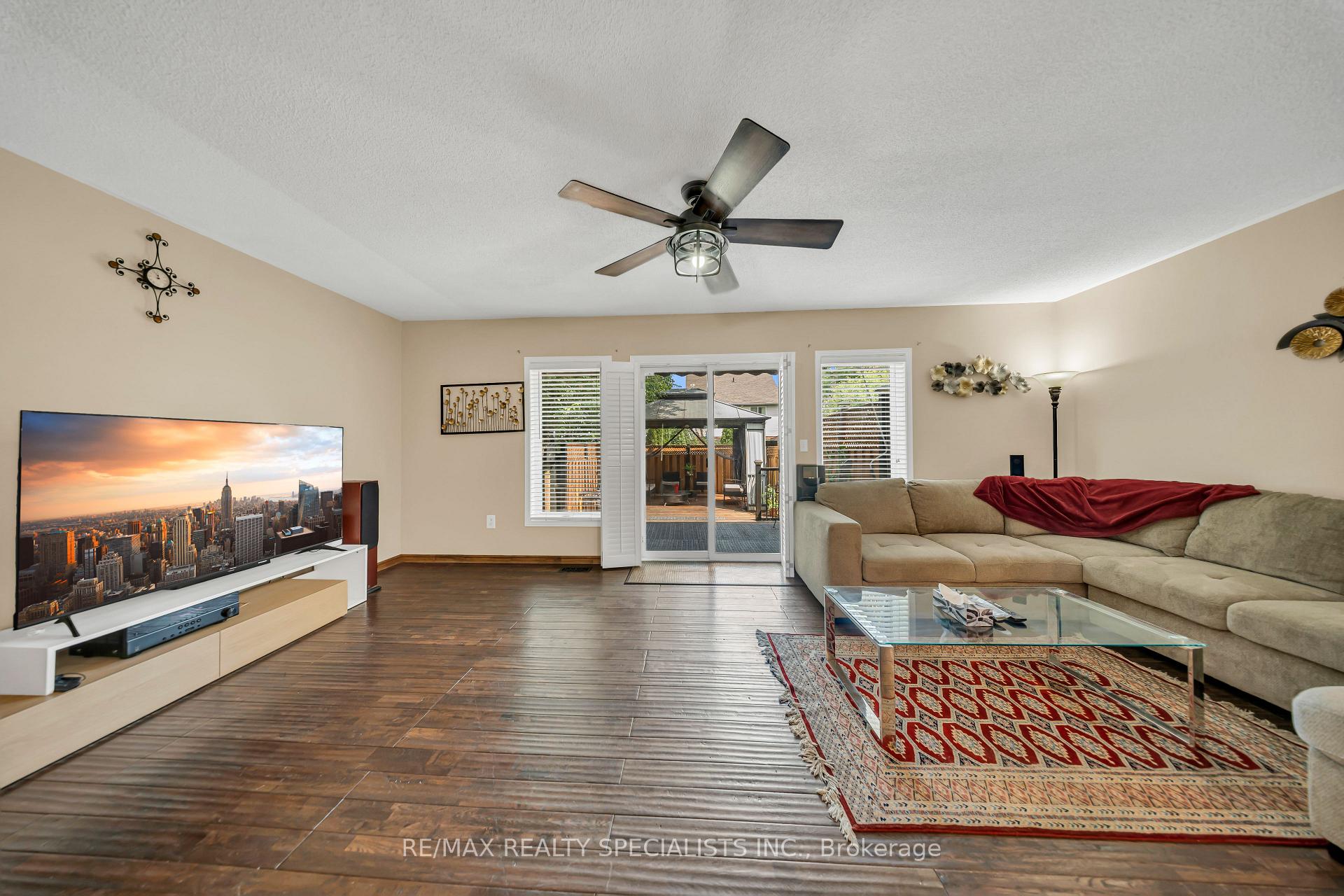 Photo 7 of 17 Buckthorn Crescent W, Guelph, Grange Road — HOMEH