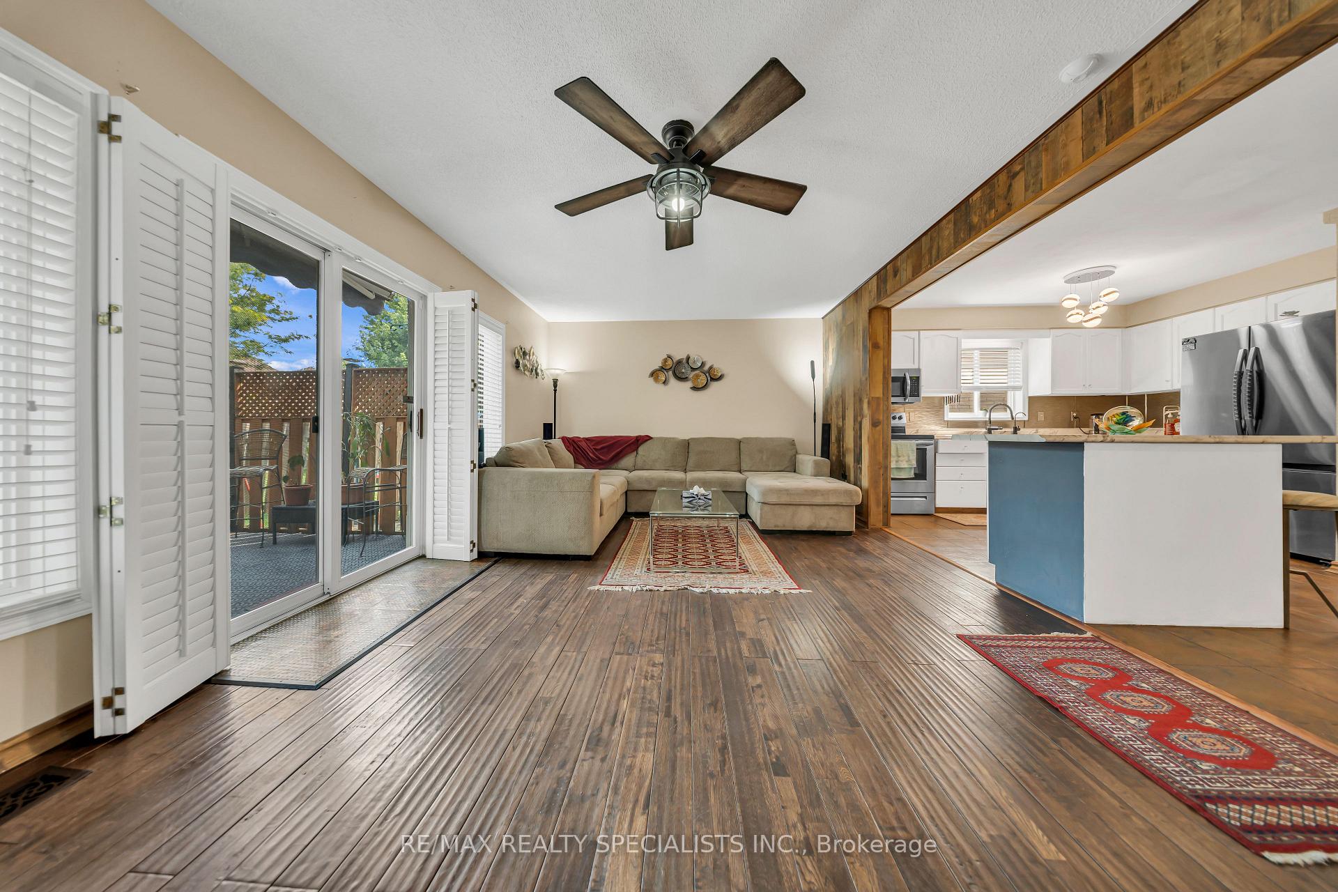 Photo 8 of 17 Buckthorn Crescent W, Guelph, Grange Road — HOMEH