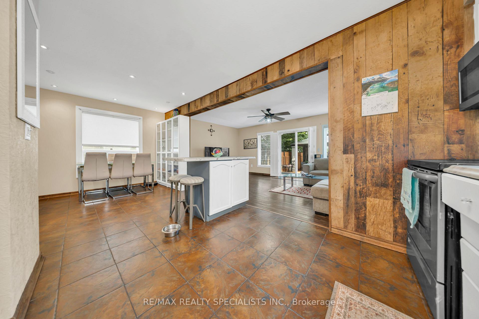 Photo 14 of 17 Buckthorn Crescent W, Guelph, Grange Road — HOMEH