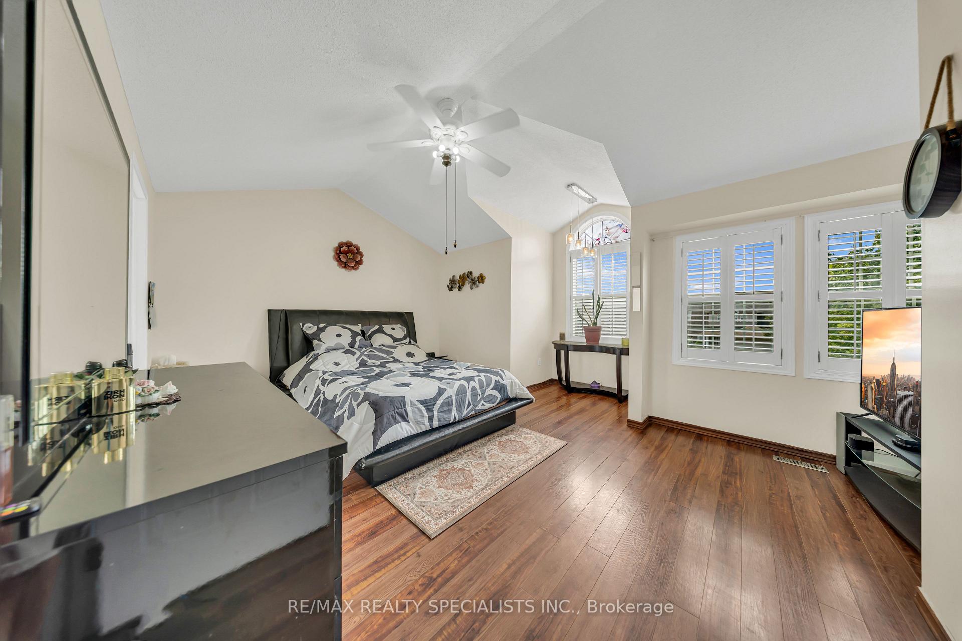 Photo 21 of 17 Buckthorn Crescent W, Guelph, Grange Road — HOMEH