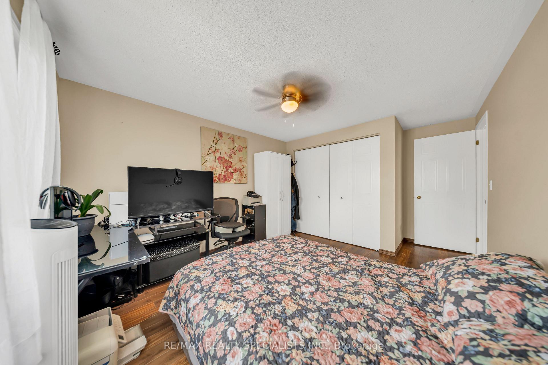 Photo 30 of 17 Buckthorn Crescent W, Guelph, Grange Road — HOMEH
