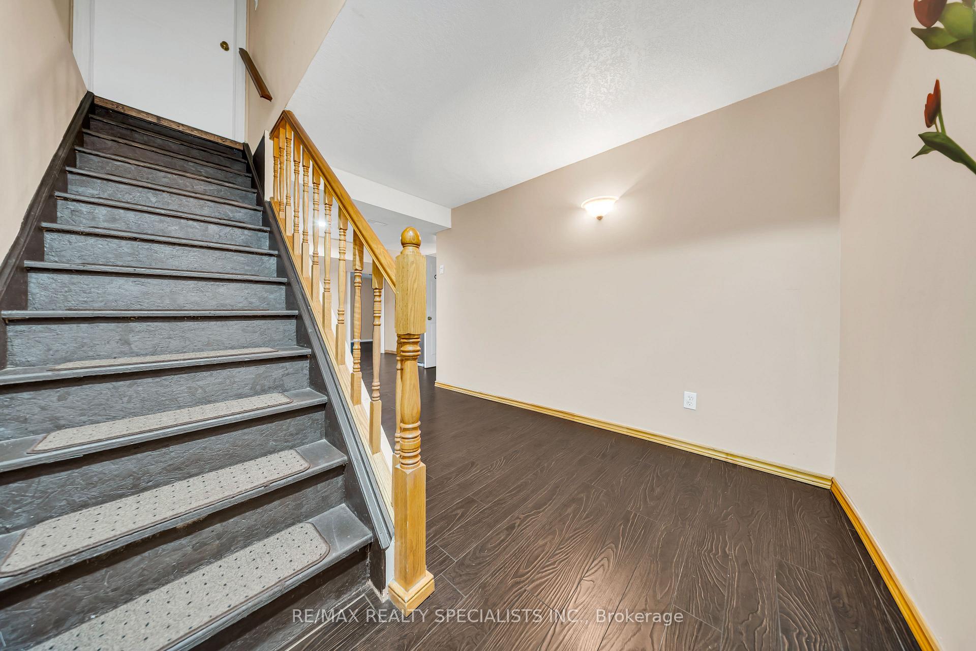 Photo 31 of 17 Buckthorn Crescent W, Guelph, Grange Road — HOMEH