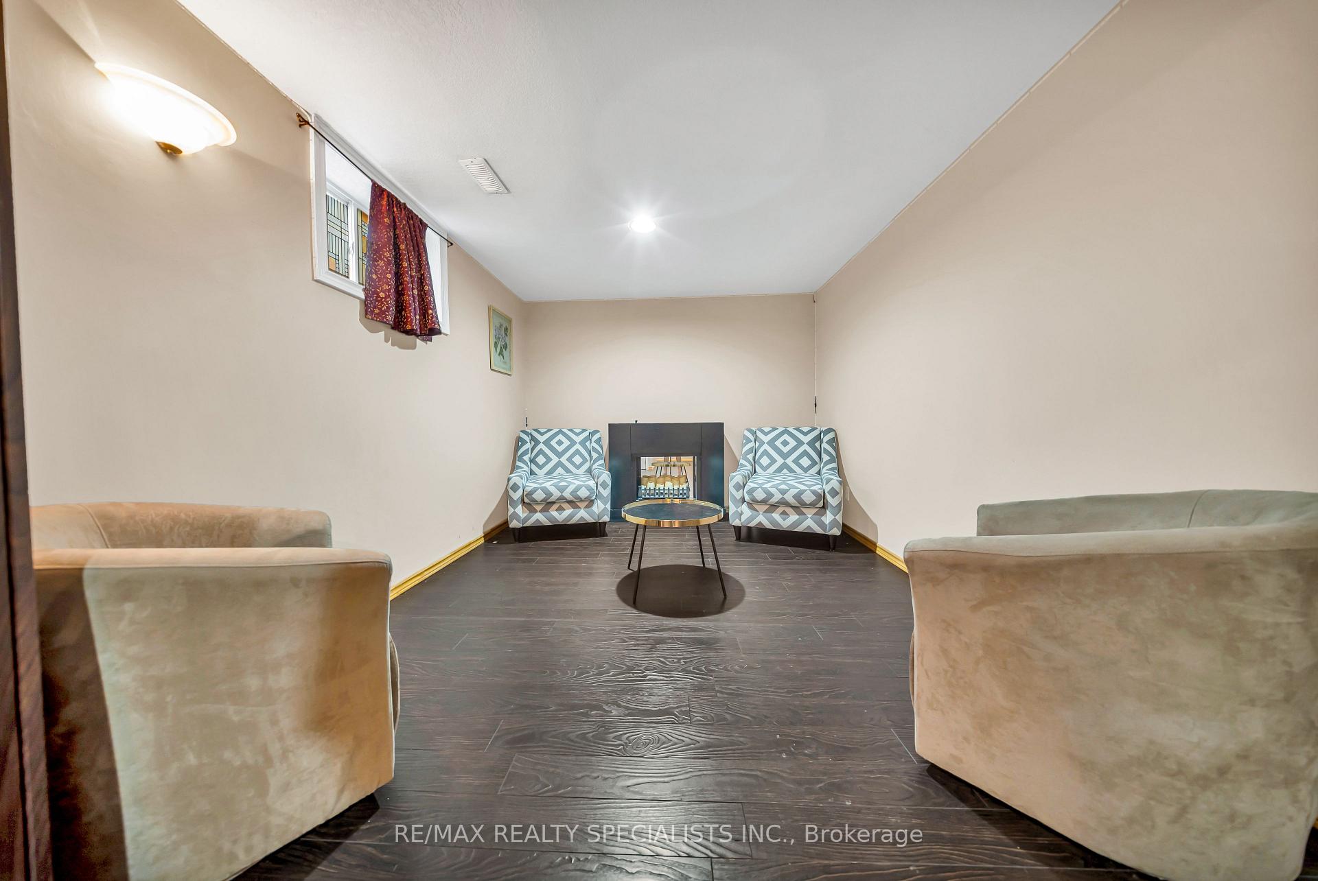 Photo 32 of 17 Buckthorn Crescent W, Guelph, Grange Road — HOMEH