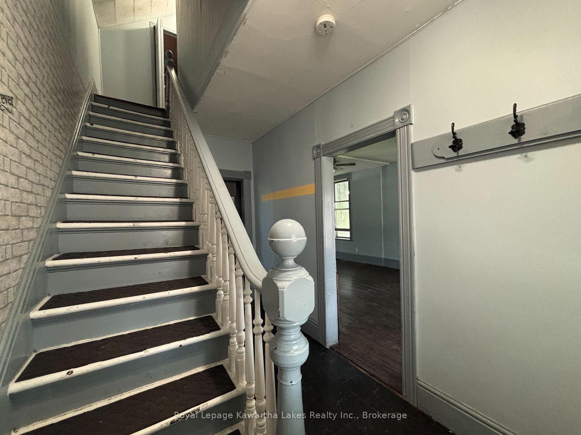 Photo 7 of 80 Albert Street S, Kawartha Lakes, Lindsay — HOMEH