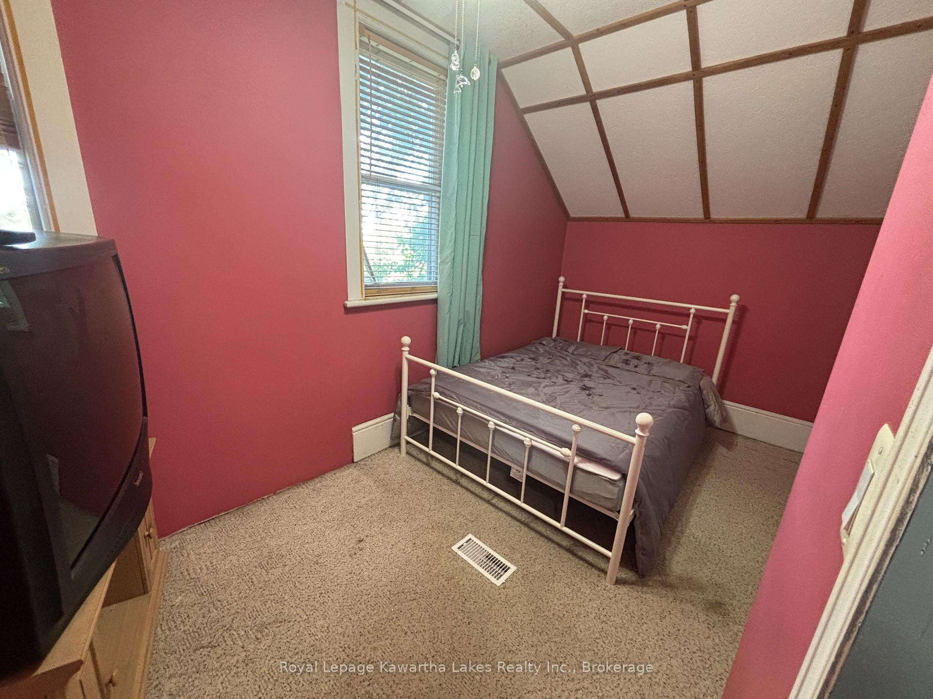 Photo 28 of 80 Albert Street S, Kawartha Lakes, Lindsay — HOMEH