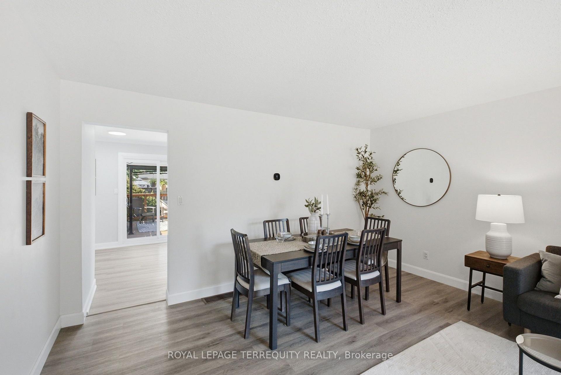 Photo 10 of 362 Durham Court, Oshawa, Vanier — HOMEH