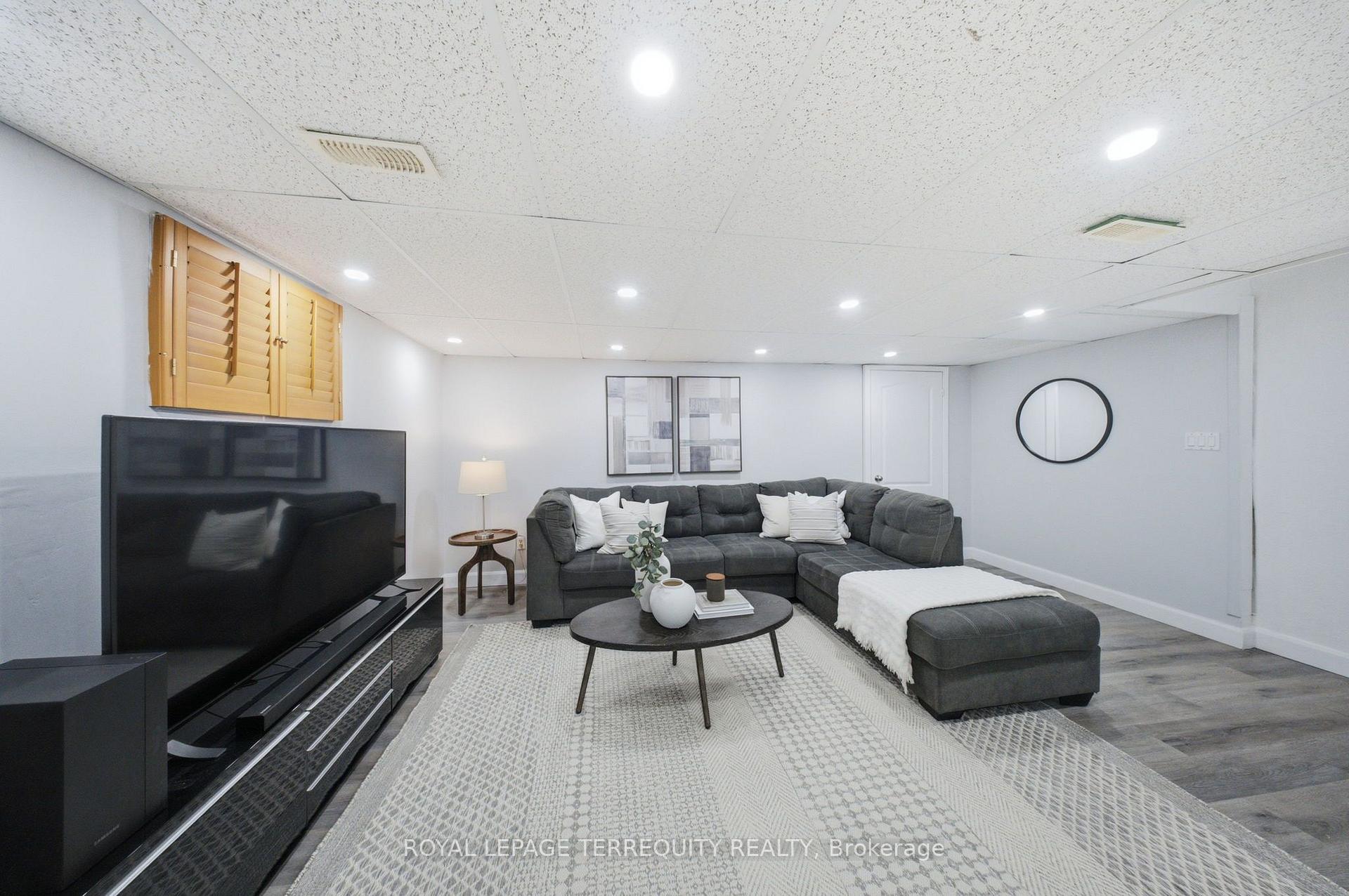 Photo 27 of 362 Durham Court, Oshawa, Vanier — HOMEH