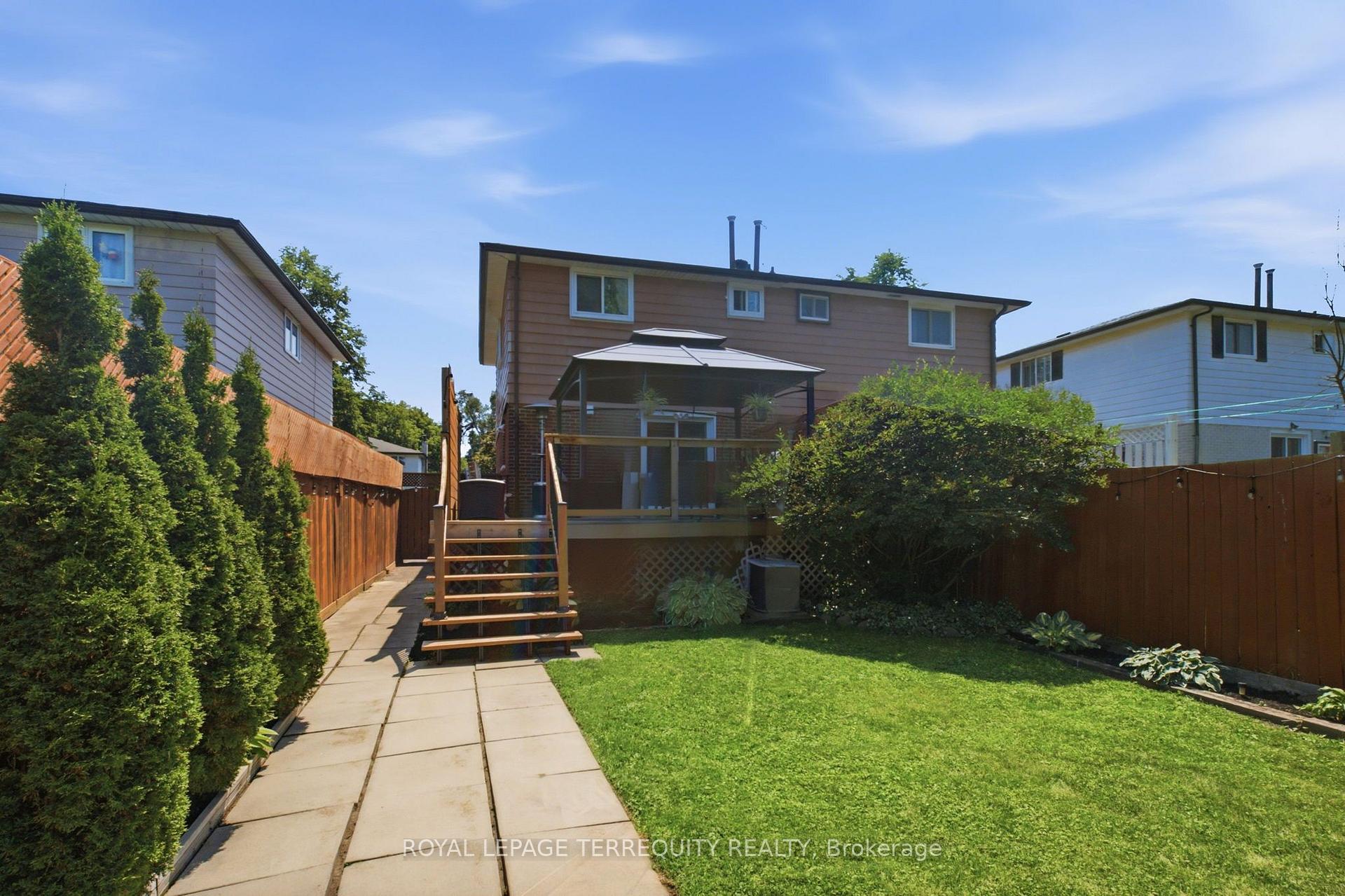 Photo 35 of 362 Durham Court, Oshawa, Vanier — HOMEH