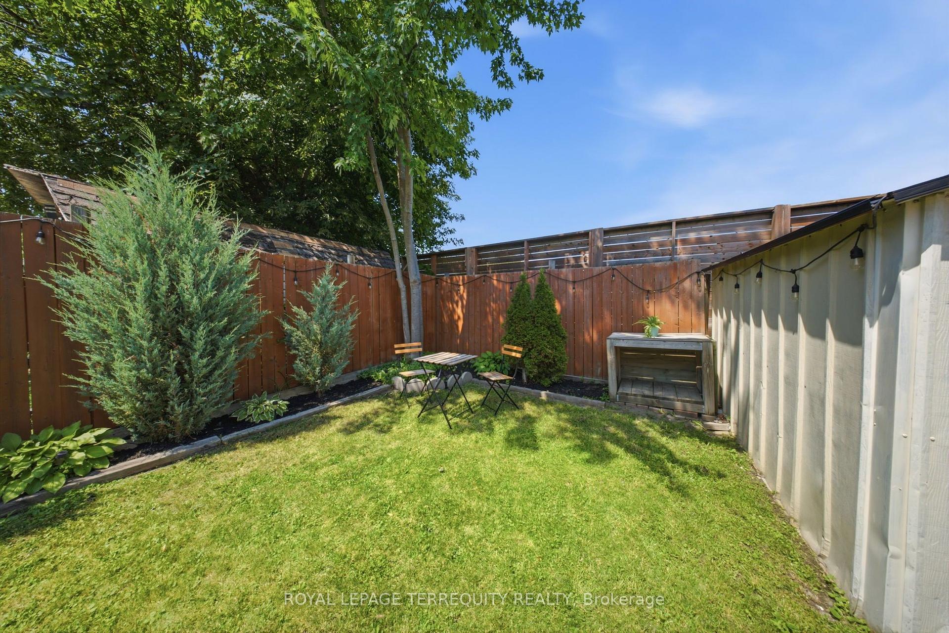 Photo 37 of 362 Durham Court, Oshawa, Vanier — HOMEH
