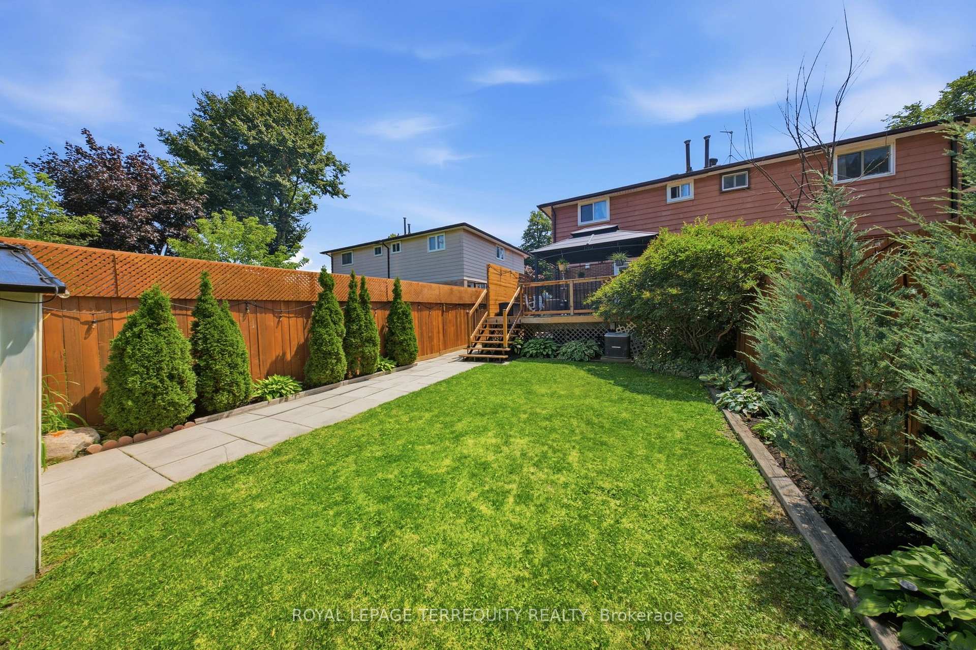 Photo 38 of 362 Durham Court, Oshawa, Vanier — HOMEH